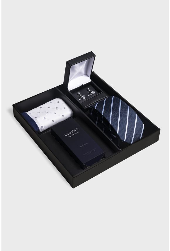 Zestaw prezentowy złożony z krawata, perfum, spinek i poszetki