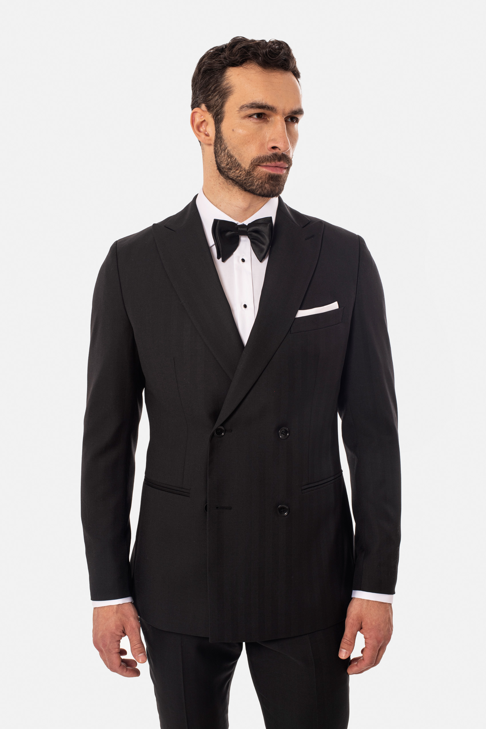 Czarny garnitur – stylizacje