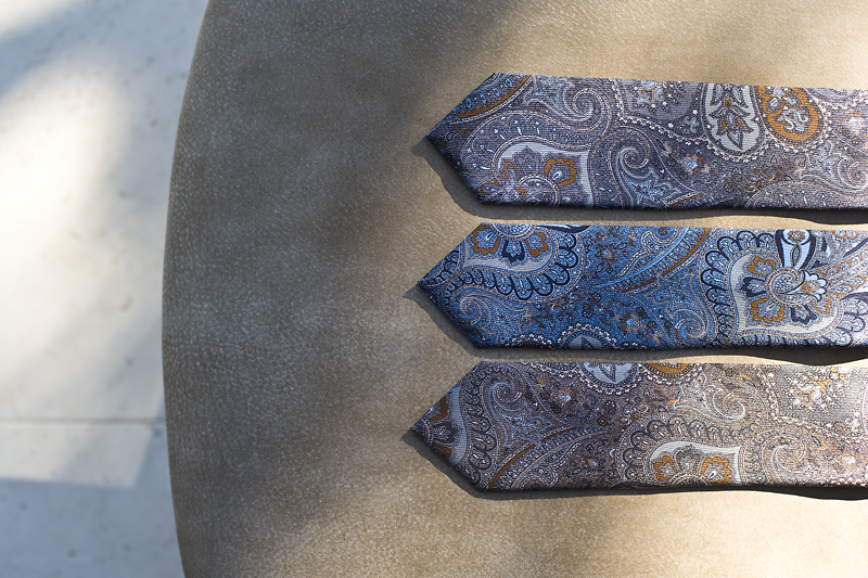 Trzy krawaty we wzorki