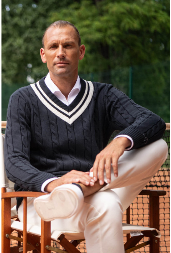 SWETER TENNIS CLUB 008 Z DEKOLTEM TYPU SEREK GRANATOWY Z BAWEŁNĄ