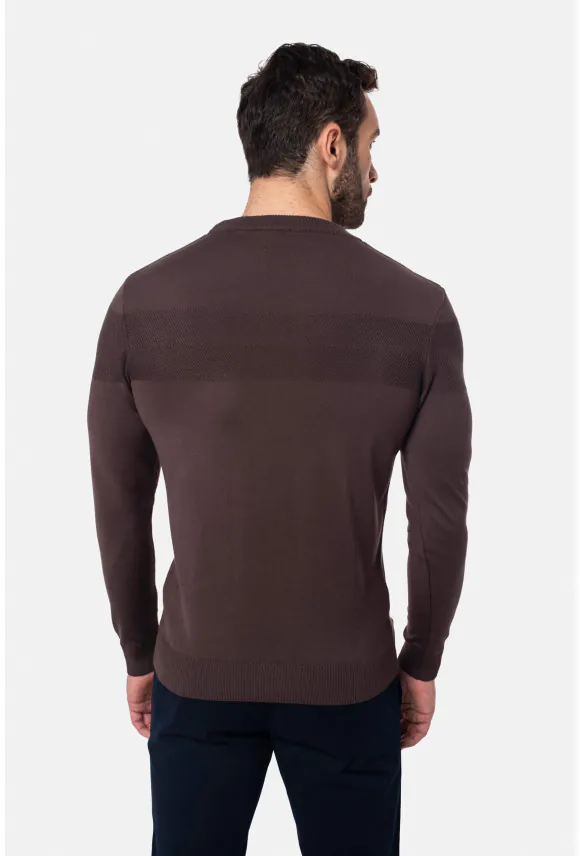 SWETER SERVAN Z OKRĄGŁYM DEKOLTEM BRĄZOWY