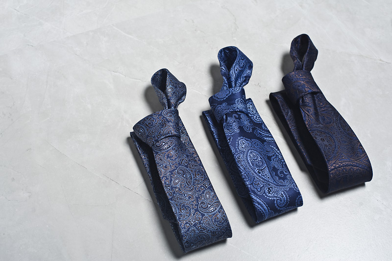 Niebieskie i granatowe krawaty